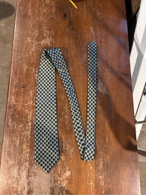 Peebles Executive Collection Checkered Tie in Great Condition. $4